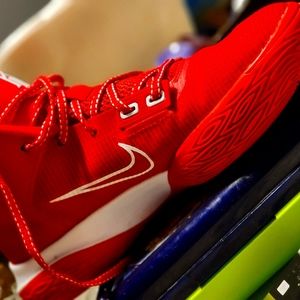 Nike Kyrie Flytrap 4 Sneaker Red White Basketball Shoes